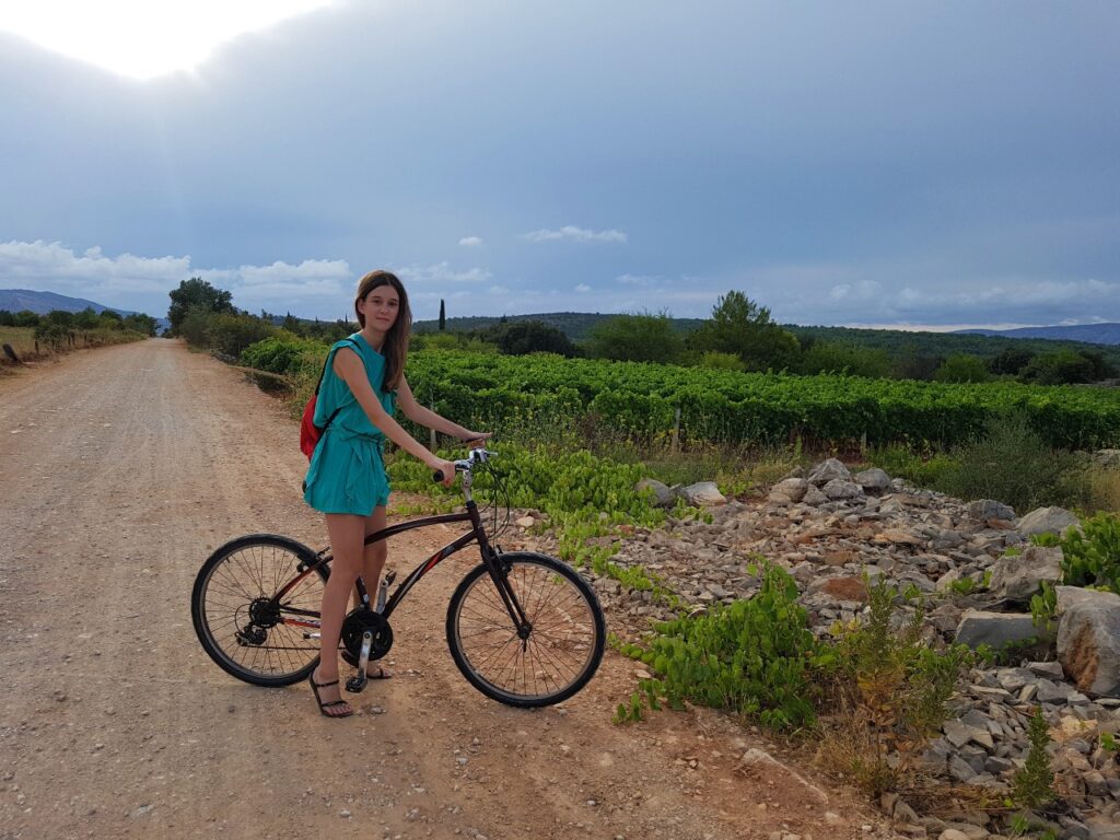 Biking to the Starigrad plain