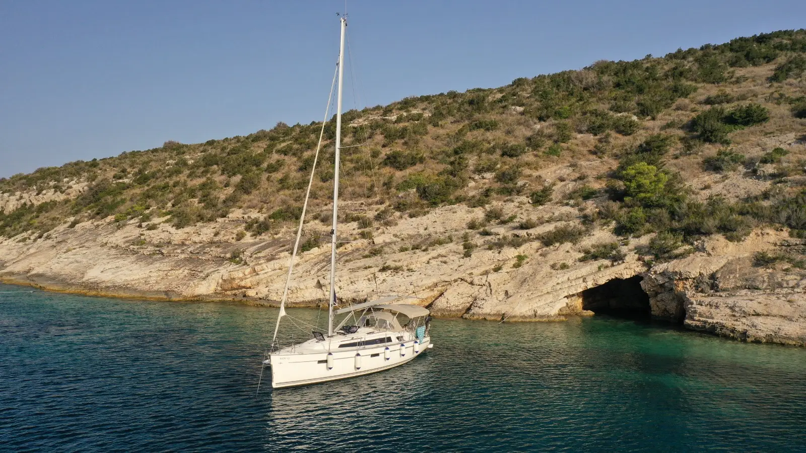 Bareboat charter in Croatia near a quiet cove